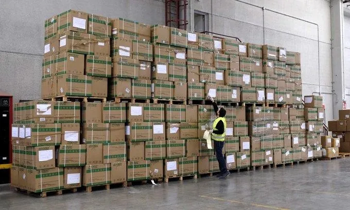 Material para protección del personal sanitario y de servicios sociales