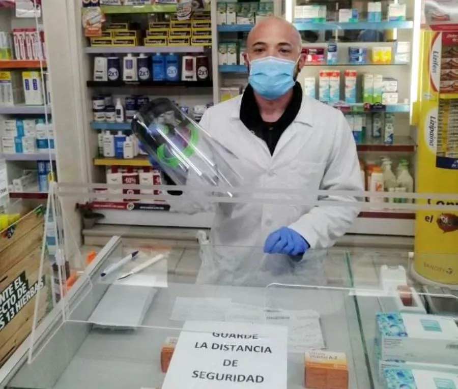 Foto 3 - &lsquo;Resistencia Salamanca&rsquo; sigue su labor altruista y supera las 3.600 pantallas protectoras...