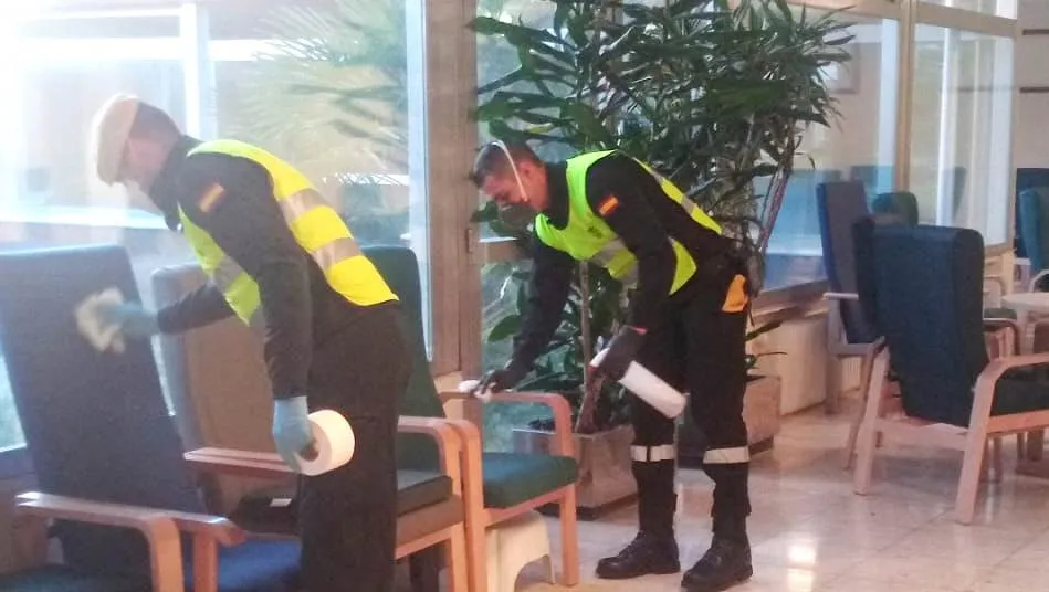 Tareas de desinfección en una residencia de Santa Marta de Tormes