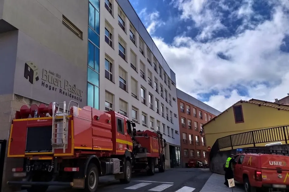 Foto 3 - La UME, de nuevo en B&eacute;jar desinfectando residencias de mayores y lugares p&uacute;blicos