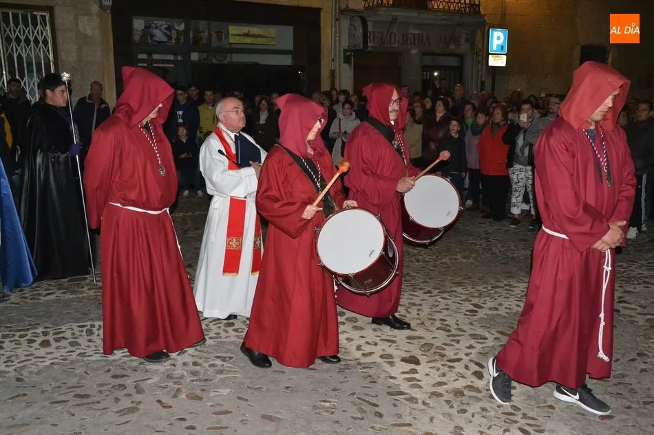 Foto 7 - Las Cinco Llagas de Cristo, la procesi&oacute;n m&aacute;s joven y diferente de la Semana Santa Mirobrigense  