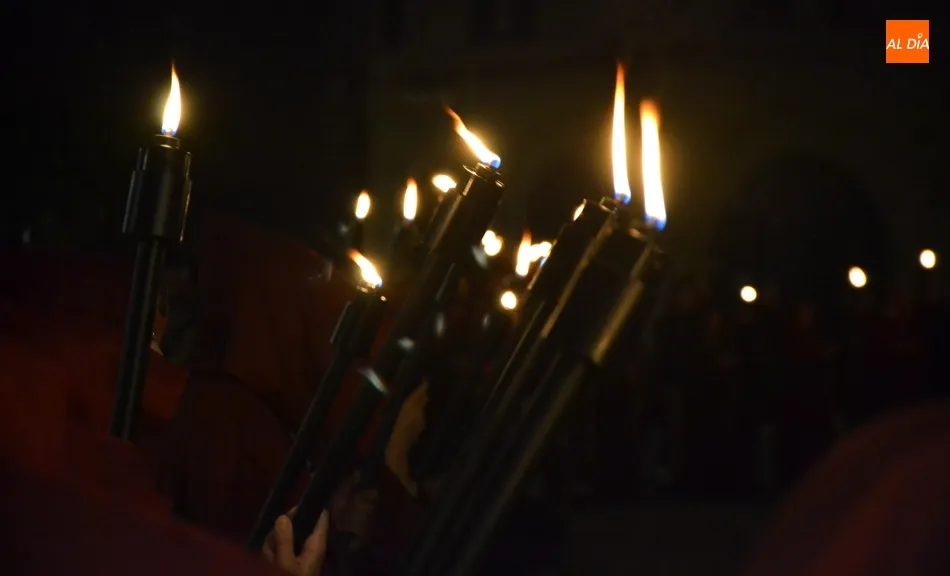 Foto 2 - Las Cinco Llagas de Cristo, la procesi&oacute;n m&aacute;s joven y diferente de la Semana Santa Mirobrigense  