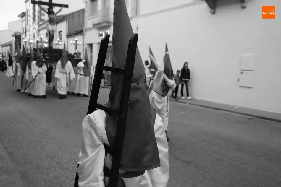 Foto 11 - Procesi&oacute;n de la Pasi&oacute;n en Vitigudino, emoci&oacute;n a flor de piel  