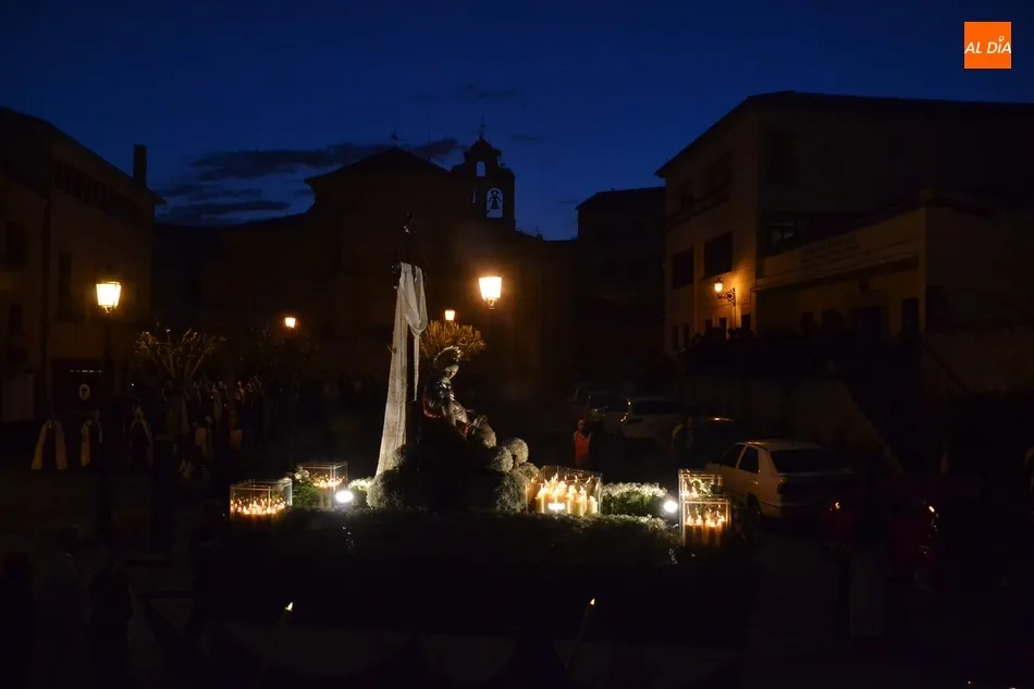 Foto 11 - Las mujeres protagonizan el Mi&eacute;rcoles Santo acompa&ntilde;ando un hist&oacute;rico paso de la Semana Santa  