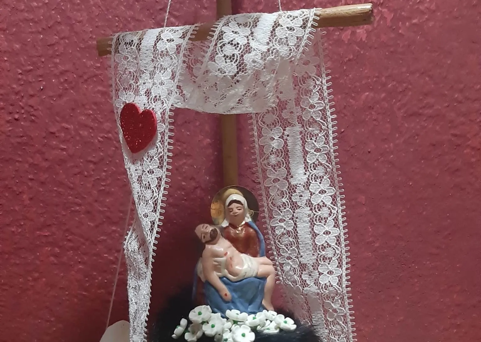 Foto 4 - La Virgen de las Angustias recorre las calles Bail&eacute;n y Hermanos Garc&iacute;a Carraffa  