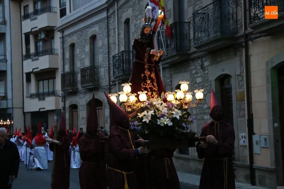 Foto 9 - Vienes Santo en Vitigudino, &lsquo;d&iacute;a grande&rsquo; de La Pasi&oacute;n  