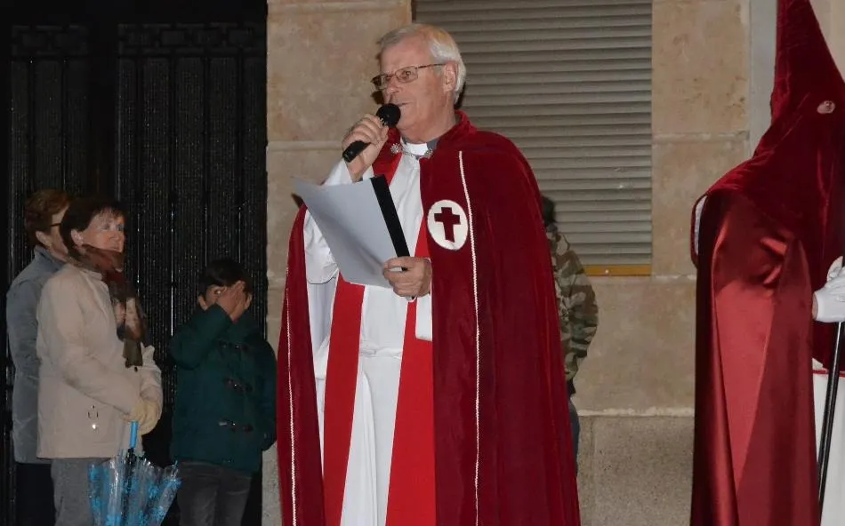 Ángel Martín Carballo, durante la Promesa de Silencio previa a la Procesión del Silencio del Jueves Santo de 2018