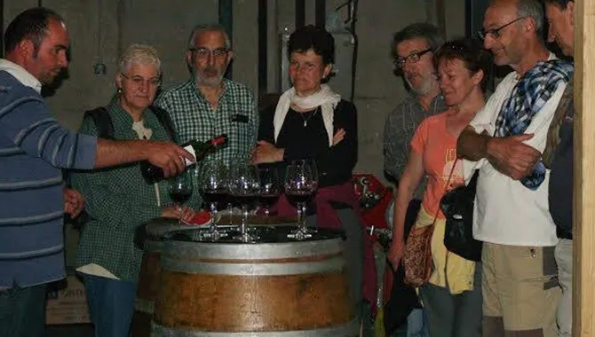 San Esteban de la Sierra invita a visitar virtualmente sus bodegas populares