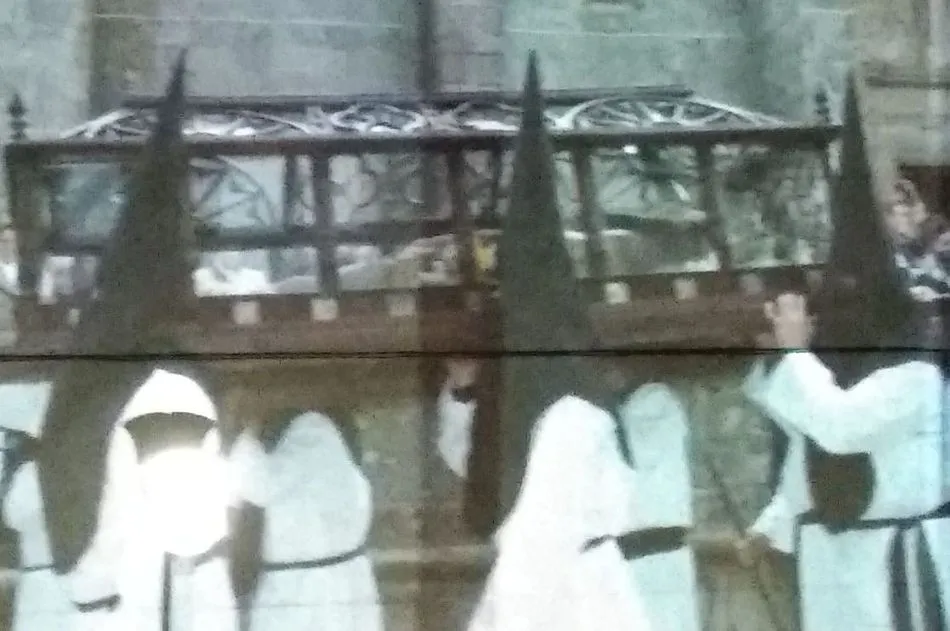 Foto 7 - Inicitativa para sobrellevar las noches de pandemia durante la Semana Santa en Vitigudino  