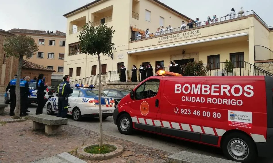 El recorrido callejero diario de Policía Local, Guardia Civil, sanitarios y bomberos, en vídeo  