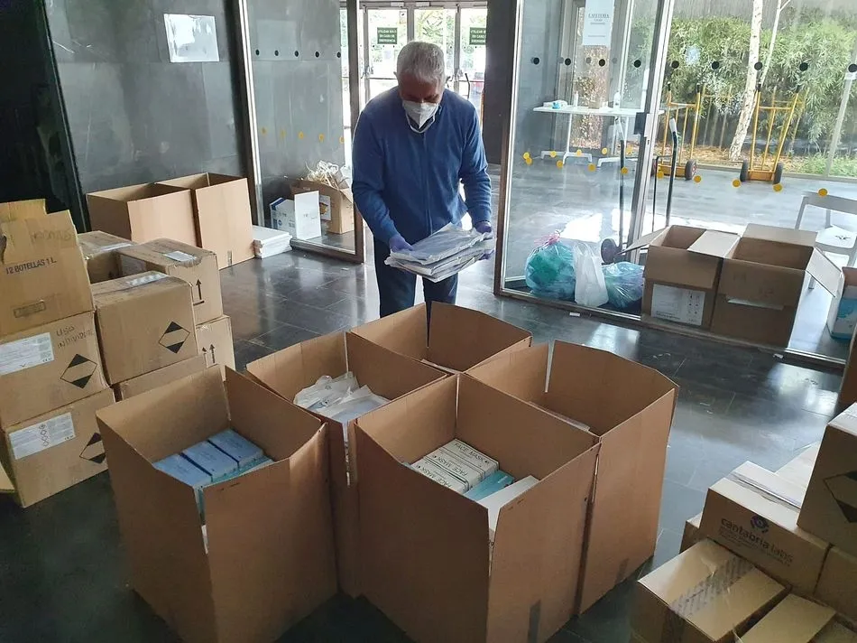 El reparto de material sanitario por parte de la Junta continúa en Semana Santa