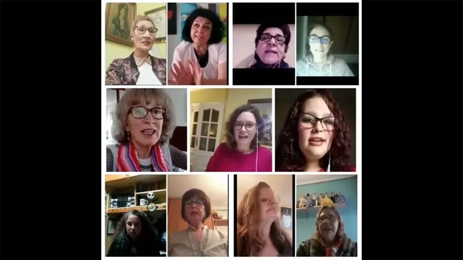 El coro de Afibrosal canta para animar a los salmantinos