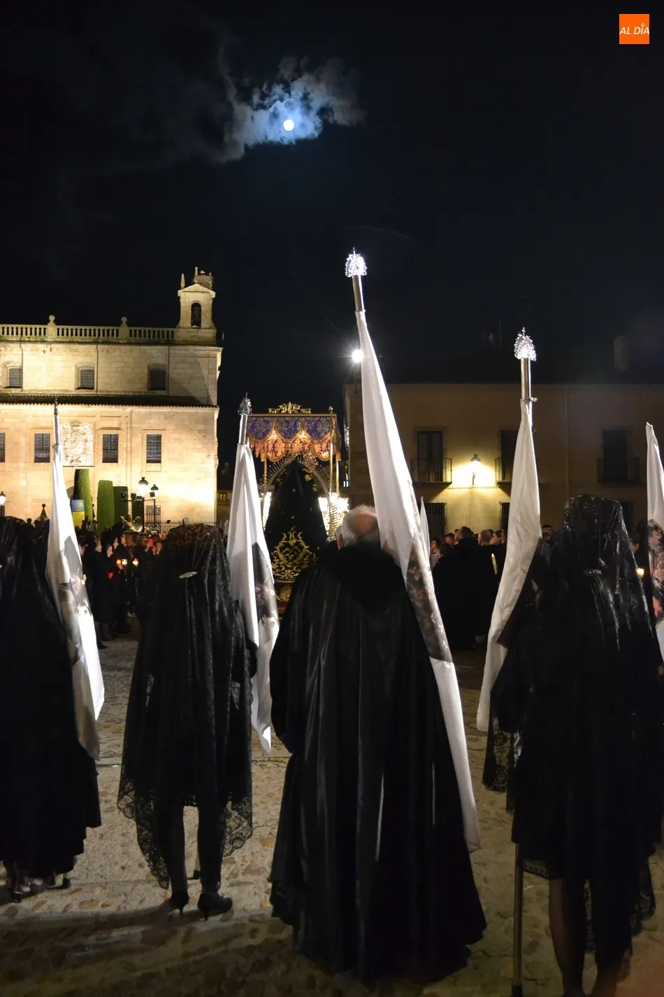 Foto 6 - La solemnidad del luto de la Alcaldesa de Ciudad Rodrigo  