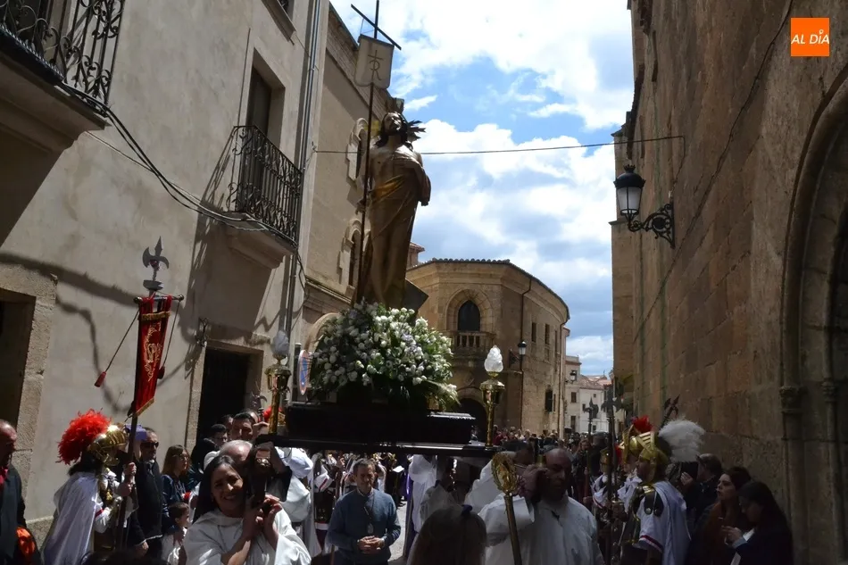 Foto 5 - La fiesta final de la Resurrecci&oacute;n con palomas y Reloj Suelto incluidos  