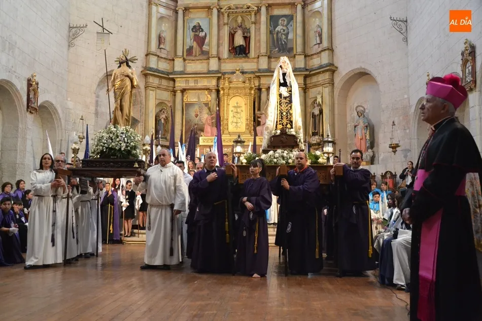 Foto 3 - La fiesta final de la Resurrecci&oacute;n con palomas y Reloj Suelto incluidos  