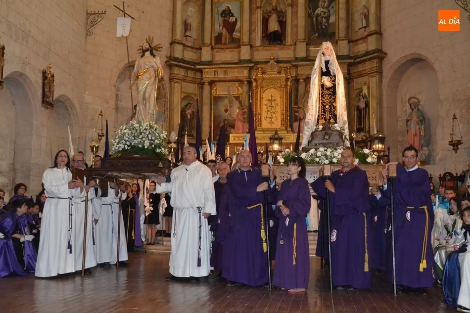 Foto 4 - La fiesta final de la Resurrecci&oacute;n con palomas y Reloj Suelto incluidos  