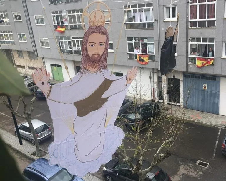 La calle Hermanos García Carraffa cierra sus desfiles de Semana Santa  