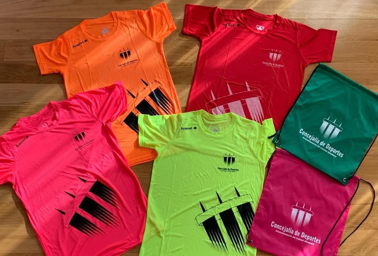 La Concejalía de Deportes pone en juego dos mochilas y dos camisetas  
