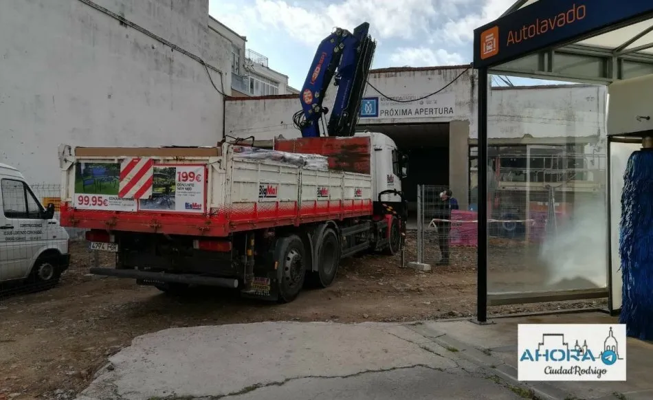 Foto 4 - La Polic&iacute;a Local reparte 400 mascarillas enviadas por el Gobierno  