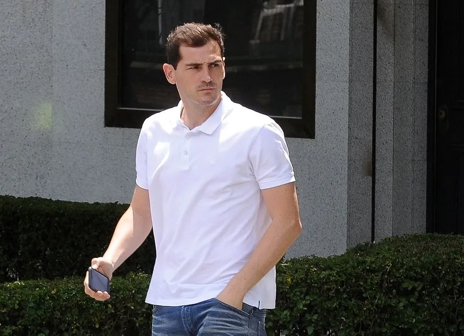 Iker Casillas presume de su abuela Nica para concienciar en la lucha contra el COVID-19