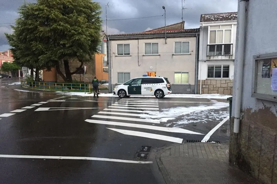 Foto 3 - Una fuerte tormenta de granizo provoca problemas en varios municipios de la zona de Vitigudino  