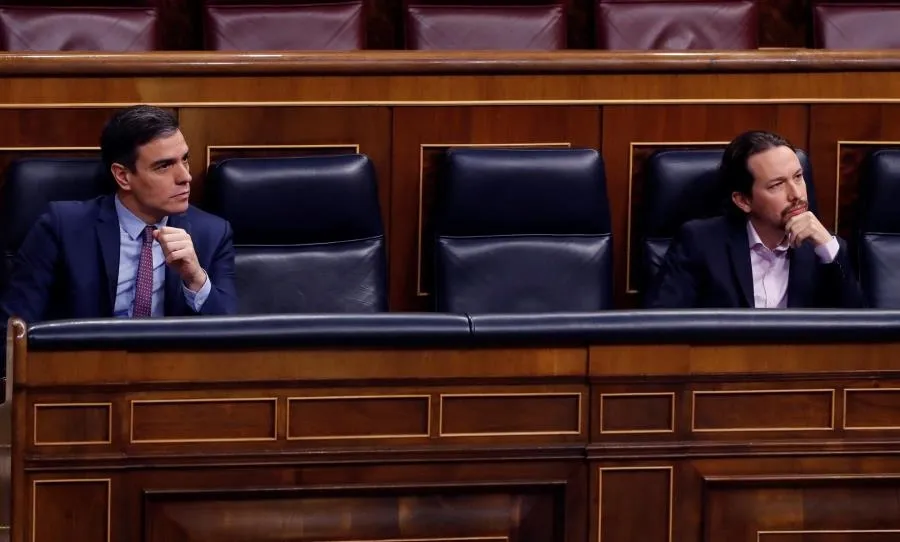 El presidente del Gobienro, Pedro Sánchez (i), y el vicepresidente segundo, Pablo Iglesias. Foto EP