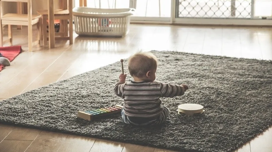 Juguetes para bebés en casa