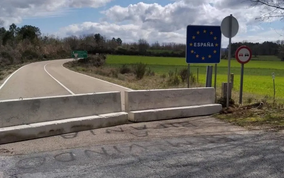 Uno de los puntos de paso bloqueados en la comarca mirobrigense