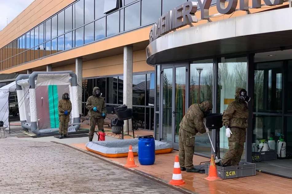 Labores de desinfección en el Centro de Referencia Estatal del Alzheimer en Salamanca