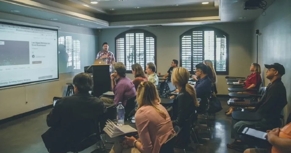 Amplía tu formación con los cursos para trabajadores gratis