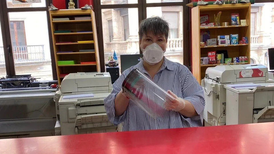 Foto 6 - Resistencia Salamanca sigue con sus donaciones de pantallas protectoras para sanitarios y...