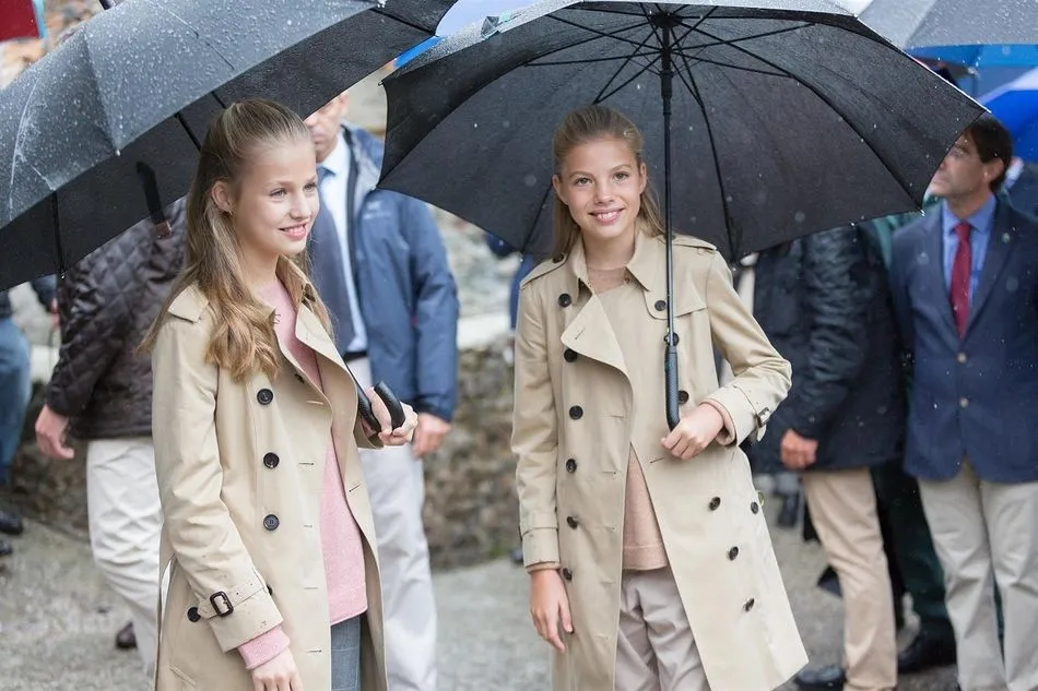 Sus Majestades los Reyes Don Felipe y Doña Letizia acompañados por sus hijas la Princesa Doña Leonor y la Infanta Doña Sofía - AURELIO FLOREZ / EUROPA PRESS