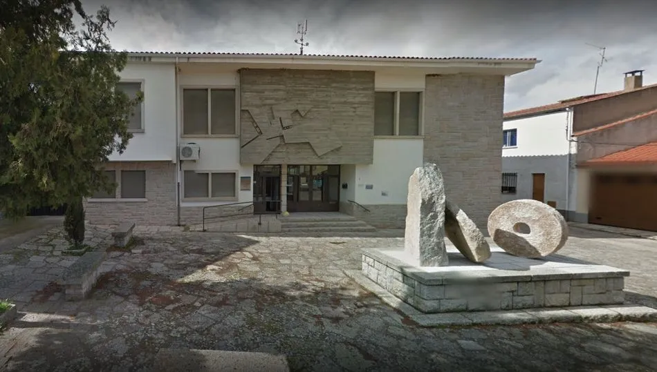 Los ordenadores cedidos son los que se encuentran en la biblioteca actualmente sin uso / FOTO: GOOGLE MAPS