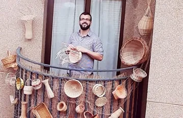 Javier del Rio Ovejero, artesano del mimbre en Salamanca