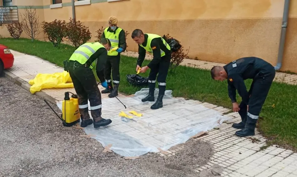 Foto 6 - La UME vuelve a desinfectar residencias de Ciudad Rodrigo y La Fuente de San Esteban  