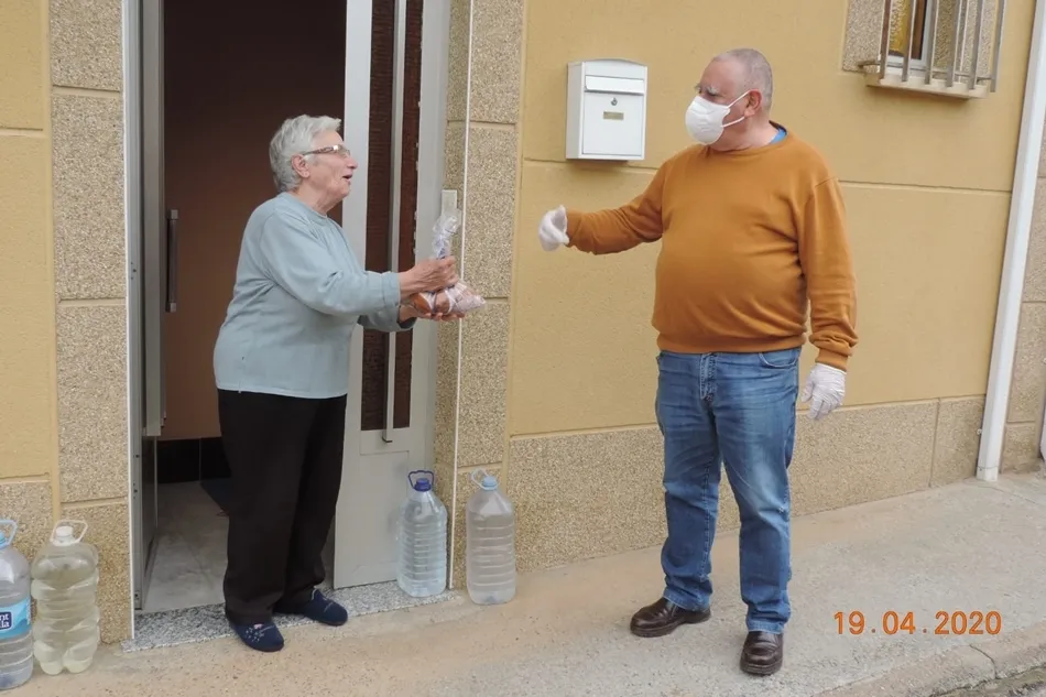 Foto 4 - El Ayuntamiento de Aldearrubia tiene un detalle con los m&aacute;s j&oacute;venes y con los mayores