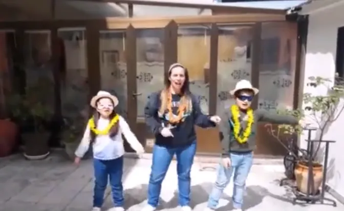 Las responsables de la Escuela Infantil envían ánimo en un vídeo a sus pequeños héroes  