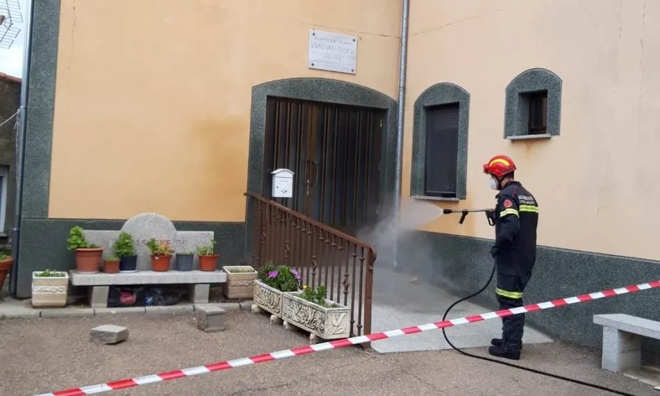 Los Bomberos de Ciudad Rodrigo prosiguen con sus tareas de desinfección por la comarca  