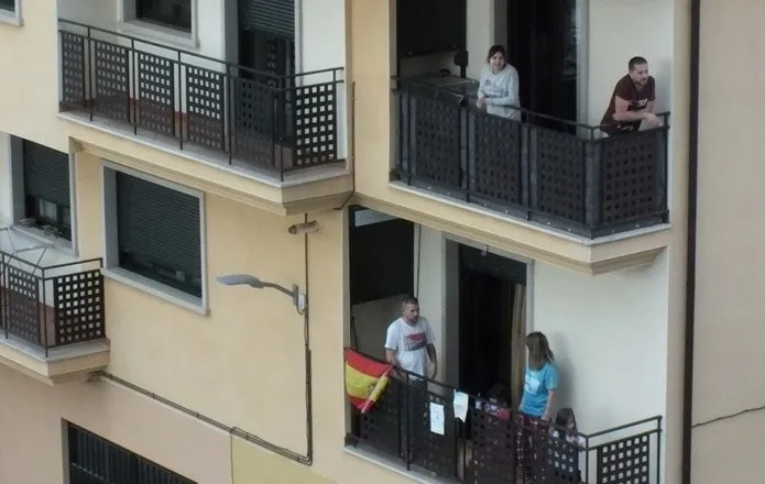 Foto 8 - La calle Mar&iacute;a Molina hace m&aacute;s llevadera la cuarentena con una &lsquo;Party Balconing&rsquo; cada d&iacute;a  
