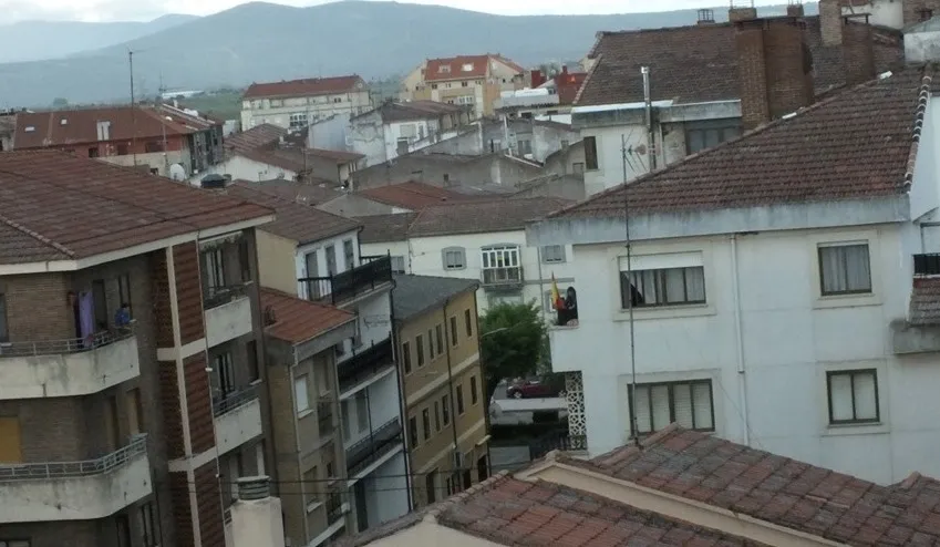 Foto 4 - La calle Mar&iacute;a Molina hace m&aacute;s llevadera la cuarentena con una &lsquo;Party Balconing&rsquo; cada d&iacute;a  