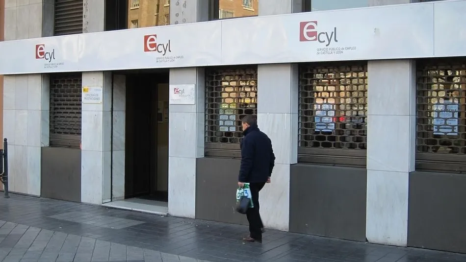 En el conjunto de Castilla y León, la contratación se ha desplomado un 21,85%