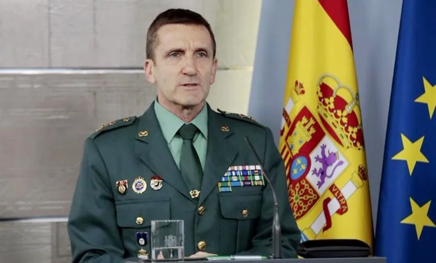 El jefe del Estado Mayor de la Guardia Civil, José Manuel Santiago Marín, en una rueda de prensa en Moncloa por la crisis del Covid-19
