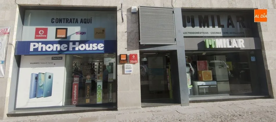 Fachada tienda Milar en la Rua del Sol 19 en Ciudad Rodrigo