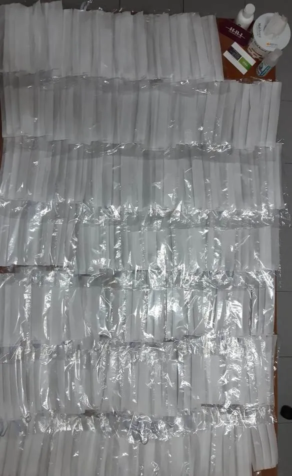 Foto 2 - Vecinas de Ituero de Azaba elaboran mascarillas para repartirlas entre los pueblos de alrededor  