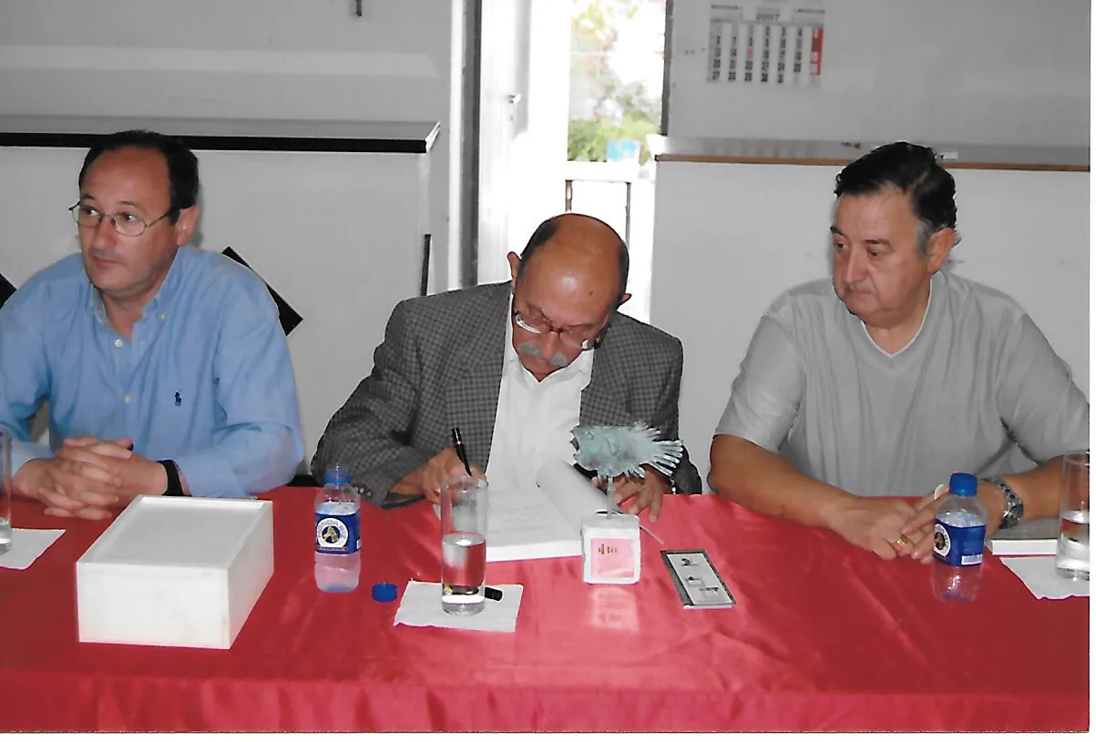 Foto 2 - El Pedroso de la Armu&ntilde;a rinde homenaje a Agust&iacute;n Salgado en el D&iacute;a del Libro  