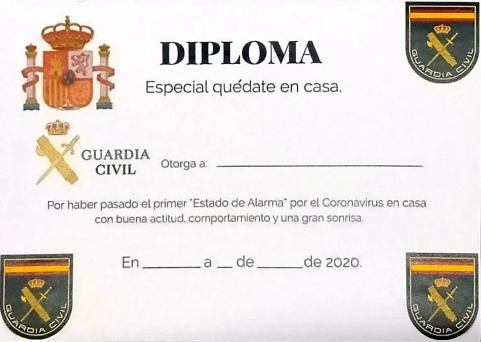 Foto 2 - La Guardia Civil de Barruecopardo hace llegar a los alumnos del CRA P&eacute;rez Villanueva su material...