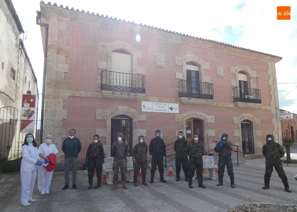 Militares del REI11 en Cantalapiedra. / Jorge Holguera