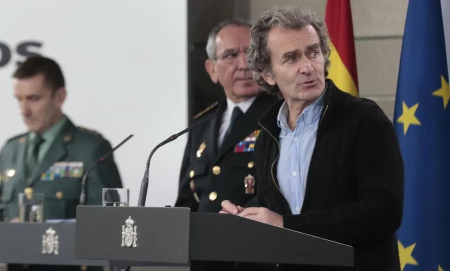El director del Centro de Coordinación de Alertas y Emergencias Sanitarias del Ministerio de Sanidad, Fernando Simón, durante la rueda de prensa. Foto Moncloa