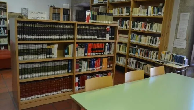 La Biblioteca Municipal pone en marcha un doble concurso con varios libros en juego  