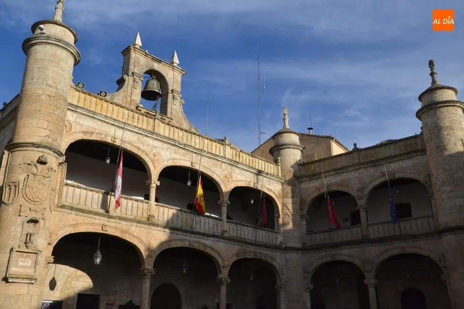 El Ayuntamiento reanuda su actividad orgánica con 2 comisiones de casi 5 horas de duración en...